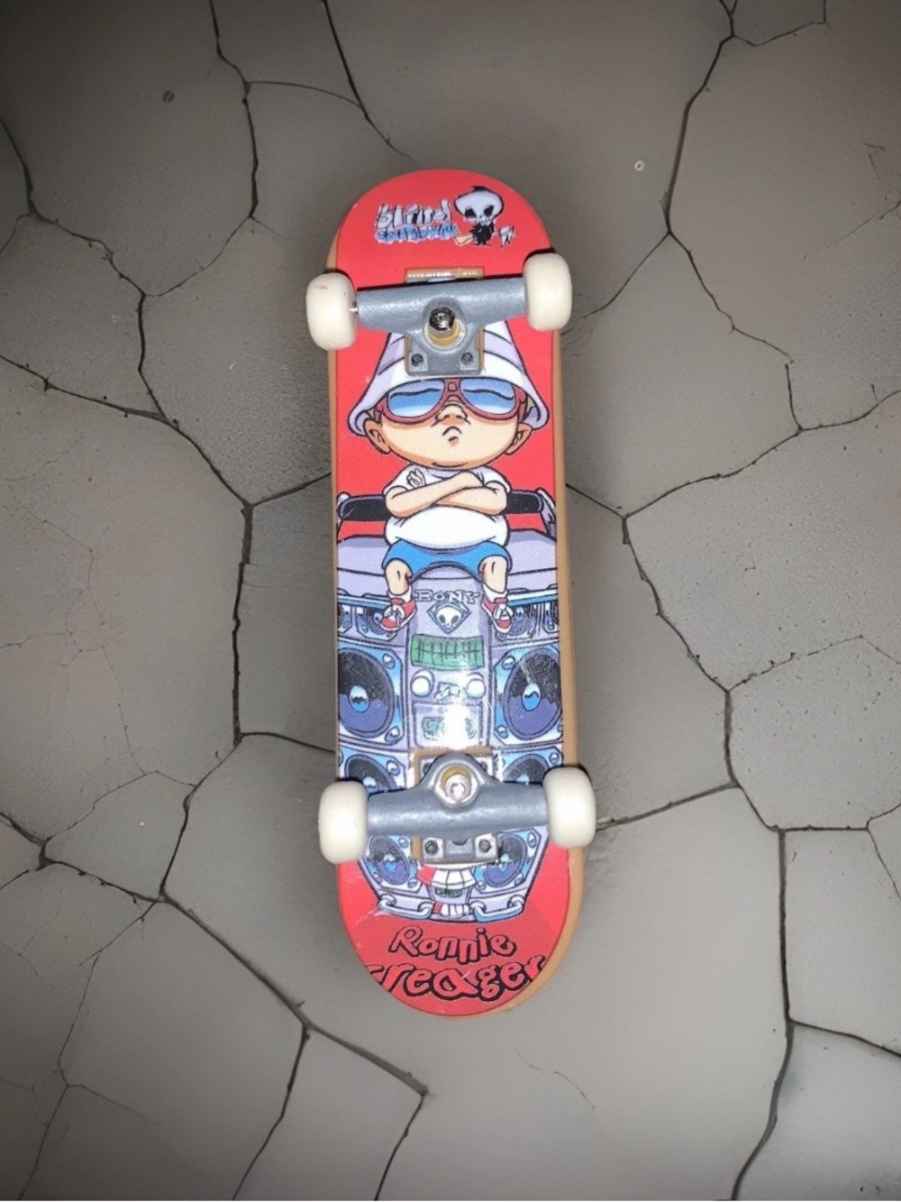 Vintage Rare Blind Ronnie Creager Fingerboard Skateboard Toy